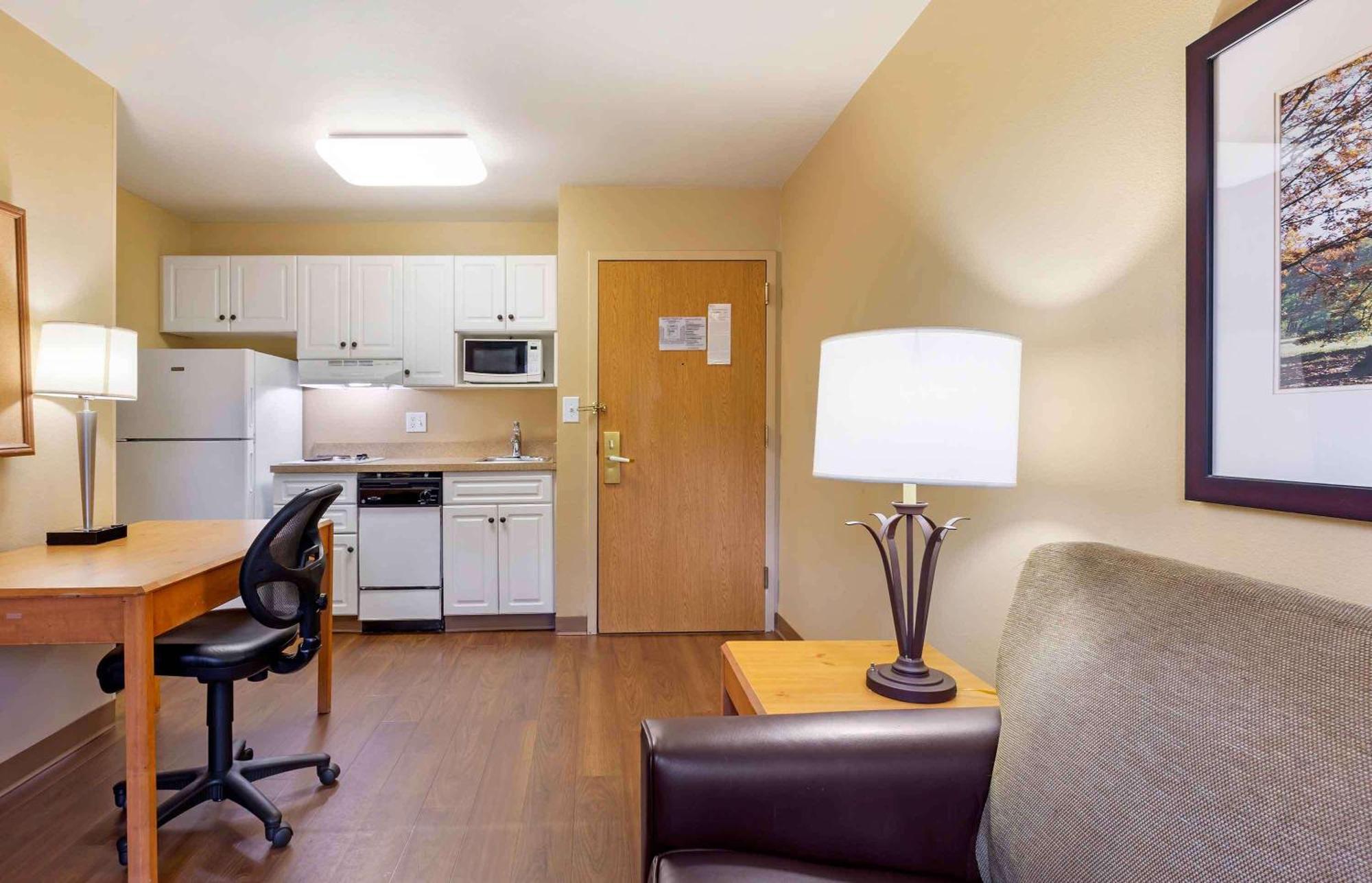 Extended Stay America Suites - Boston - Waltham - 32 4Th Ave Exterior foto